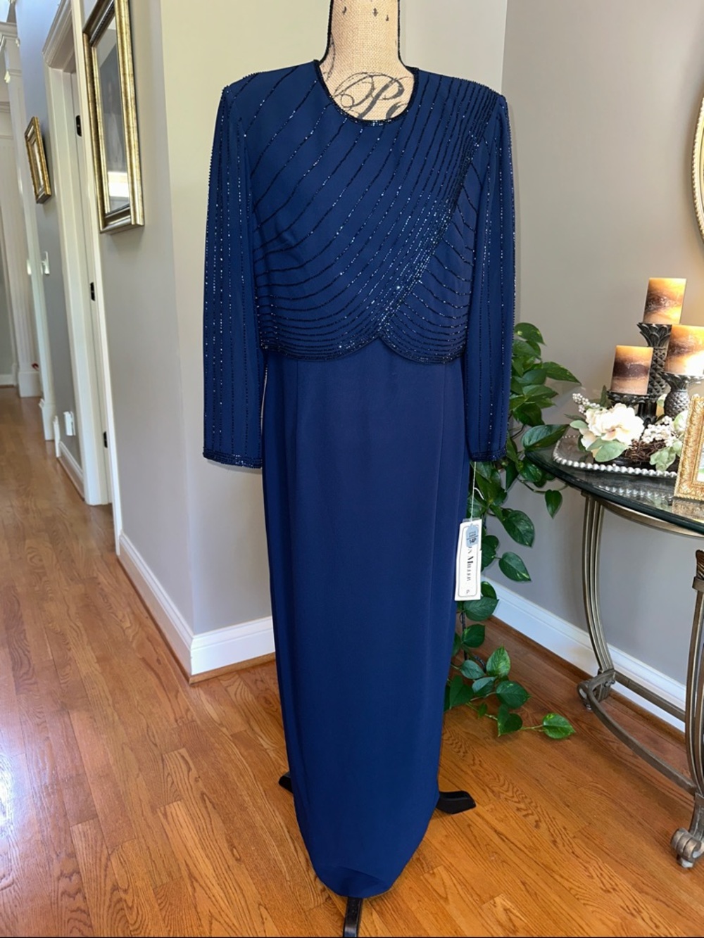Elegant Navy Long-Sleeve Beaded Overlay Evening Dress size 14P💙